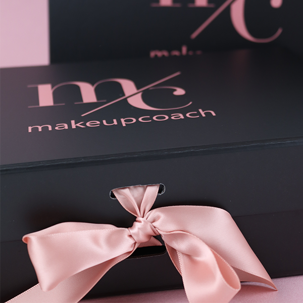 Magnetgeschenkbox mit makeupcoach Logo, www.makeupcoach.com